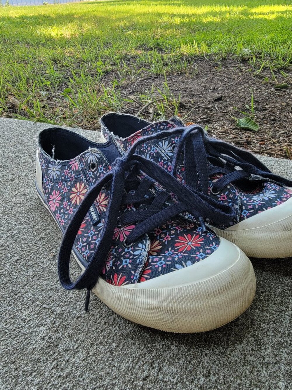 Red, White and Blue Rocket Dog Jazzin Canvas Sneakers, Size 10.